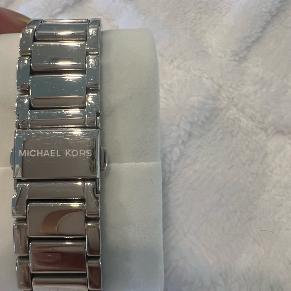 Michael Kors watch - Picture 2 of 2